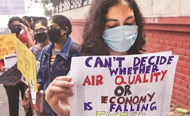 Air pollution: SC terms Delhi situation 'shocking', summons chief secretary Pollution, air quality, delhi air, AQI, environment, global warming, health hazard, health emergency, climate change, tree cover