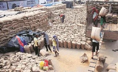 Govt sets 307.33 mt foodgrain production target for 2021-22 crop year foodgrains