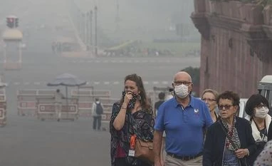 NGT asks authorities to curtail vehicle registration if no parking space delhi air pollution, delhi air quality