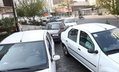 One dead, several hurt in Iran as stir over petrol price hike turns violent Cars queue at a petrol station, after fuel price increased in Tehran, Iran November 15, 2019. Nazanin Tabatabaee/WANA