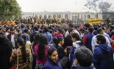 Parl report on reservation, roster not in effect: DU Teachers' Association DUTA, teachers, professors, protest, Delhi university, DU, VC, Vice chancellor, V-C