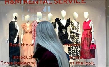 H&M's fourth-quarter sales growth takes hit from later Black Friday H&M