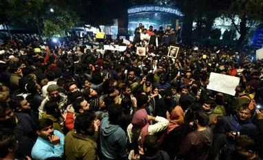 Anti-CAA protests: Jamia demands probe, to file FIR against Delhi police Jamia protest