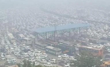 Anti-CAA protests: Traffic snarls in Delhi as cops barricade Gurgaon border traffic