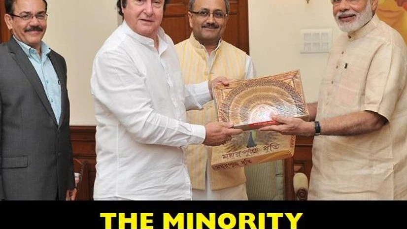 weekend Anglo-Indian MPs Richard Hay (left) and George Baker with Prime Minister Narendra Modi in New Delhi in 2015