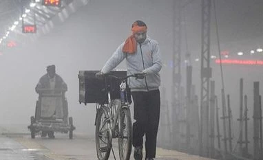 Delhi's minimum temperature dips to 7.8 degrees Celsius on Sunday: IMD Winter, smog, fog, pollution, air, railways, climate
