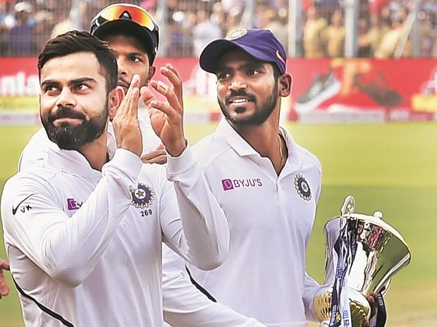Kohli becomes fastest batsmen to score 20,000 runs (June 27) Kohli becomes fastest batsmen to score 20,000 runs (June 27)