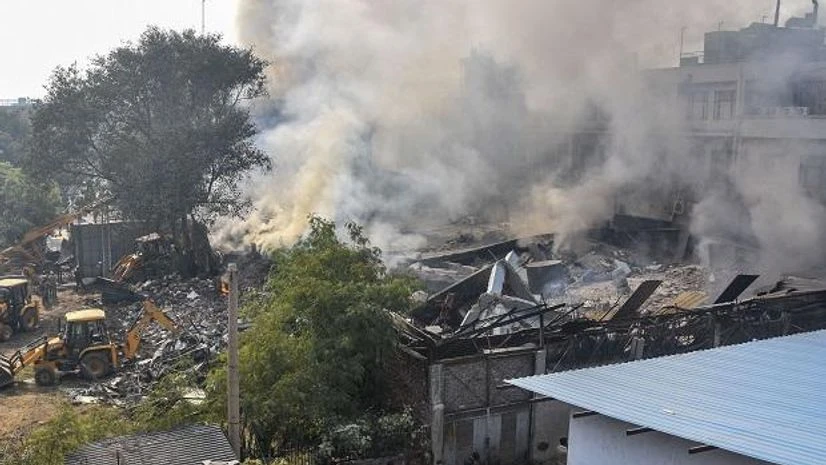 Delhi factory fire in Peera Garhi Delhi factory fire in Peera Garhi