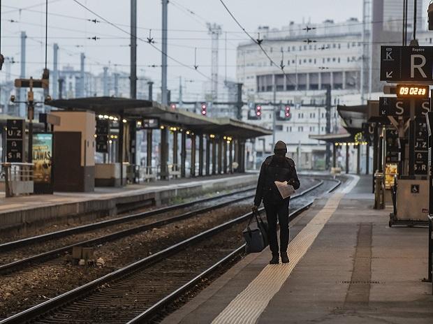 Paris may face new Covid-19 lockdown as intensive care units fill up