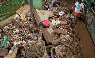 Indonesia floods: 47 dead in Jakarta, thousands crammed in shelters indonesia floods