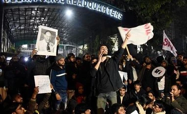 Cong says JNU violence smacks of Nazi rule; Amarinder protests 'barbarism' JNU students protests