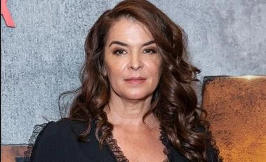 Harvey Weinstein raped me, 'Sopranos' actress Annabella Sciorra tells court Annabella Sciorra