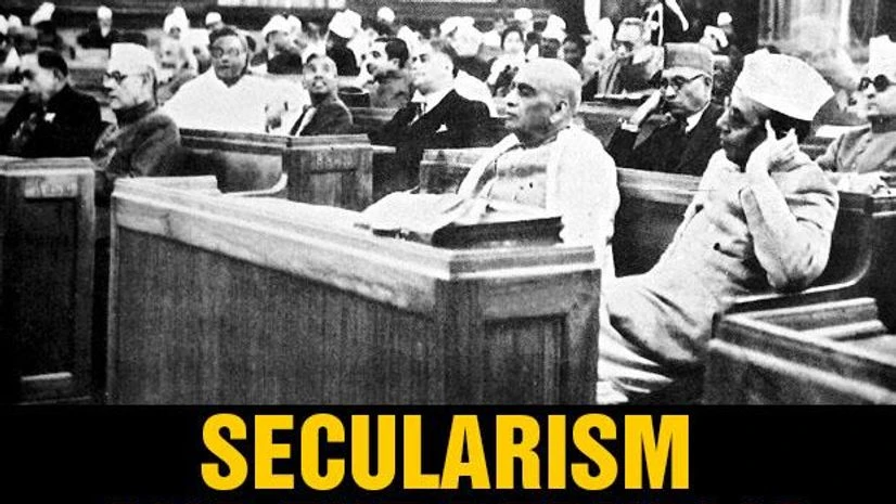 Sardar Vallabhai Patel with K M Munshi seated behind him at the first meeting of the Constituent Assembly of India in 1946 Sardar Vallabhai Patel with K M Munshi seated behind him at the first meeting of the Constituent Assembly of India in 1946