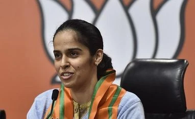 Siddharth apologises for 'rude joke'; Saina says 'god bless him' Saina Nehwal