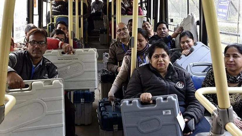 delhi, elections, polls, EVM, voting, booth, EC, Electoral Officials, ASSEMBLY delhi, elections, polls, EVM, voting, booth, EC, Electoral Officials, ASSEMBLY