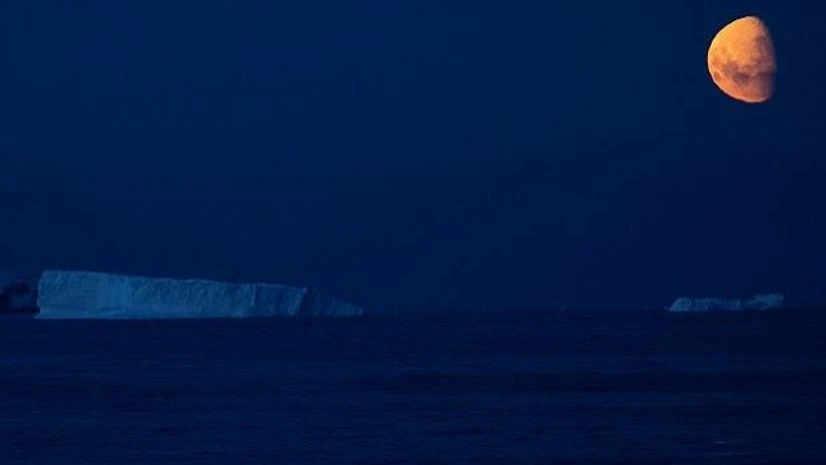 ANTARCTICA, PENGUIN, ICEBERG, CLIMATE, GLACIER, SNOW, TEMEPERATURE, GLOBAL WARMING, POLLUTION, ENVIRONMENT ANTARCTICA, PENGUIN, ICEBERG, CLIMATE, GLACIER, SNOW, TEMEPERATURE, GLOBAL WARMING, POLLUTION, ENVIRONMENT