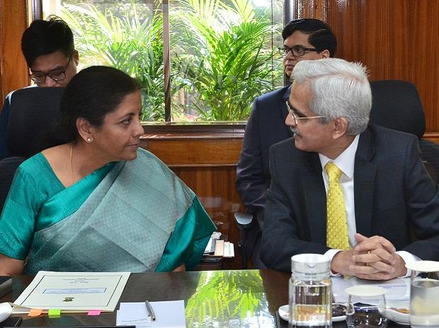 Rbi To Sync Its Accounting Year With Govt S Fiscal Year From 2020