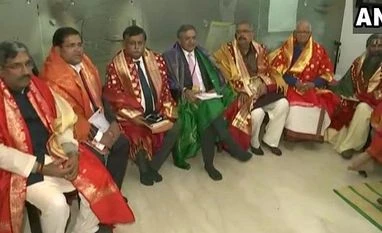 Ram Temple Trust: Nritya Gopal Das elected President, Champat Rai Gen Secy First meeting of Ram Temple construction