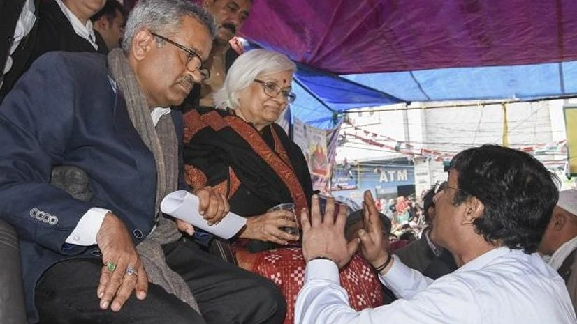 Shaheen Bagh SC-appointed interlocutors - Sanjay Hedge and Sadhana Ramachandran - during their visit to Shaheen Bagh, New Delhi. Photo: PTI