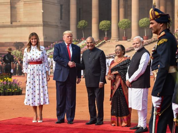 President Ram Nath Kovind, his wife Savita Kovind and PM Narendra Modi receive US President Donald Trump and the First Lady Melania Trump at Rashtrapati Bhavan President Ram Nath Kovind, his wife Savita Kovind and PM Narendra Modi receive US President Donald Trump and the First Lady Melania Trump at Rashtrapati Bhavan