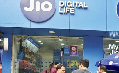 Reliance Jio pitches for spectrum auction; says delay will hurt exchequer reliance jio