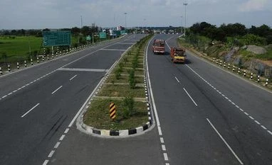 Delhi-Meerut Expressway open for public, cuts travel time to 45 min Delhi-Meerut Expressway open for public, cuts travel time to 45 min