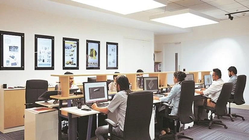 IT sector, employees, jobs, classes IT sector, employees, jobs, classes