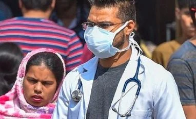 5,000 quarantined in Maharashtra after close contact with Covid-19 patients Coronavirus