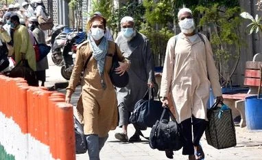 2,100 foreigners visited India for Tablighi actitivities since Jan 1: Govt People who showed coronavirus symptoms being taken to various hospitals from Nizamuddin area in New Delhi (Photo-Dalip Kumar)