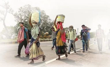 Migrant exodus Migrants returning home on foot during Covid-19 lockdown