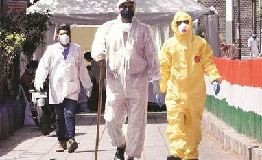 15 more chargesheets against 294 foreign Nizamuddin attendees: Delhi Police All entry and exit points of the dargah leading up to the basti have been sealed | Photo: Dalip Kumar