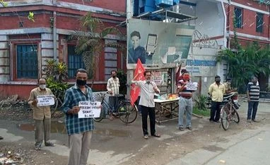 Jute mill workers stage protests over non-payment of dues during lockdown jute mill