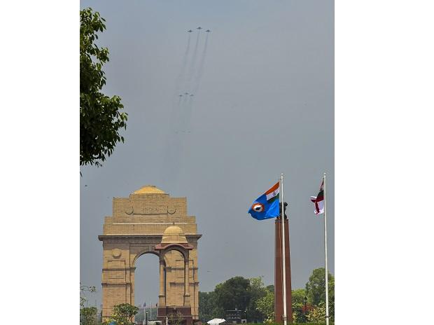 Three C-130 transport aircrafts of the Indian Air Force fly over India Gate to express gratitude towards all frontline workers in New Delhi Three C-130 transport aircrafts of the Indian Air Force fly over India Gate to express gratitude towards all frontline workers in New Delhi