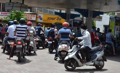 Fuel prices unchanged for fourth day in India over stability in oil market lockdown, coronavirus, petrol pump