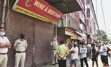 Maharashtra excise dept to start e-token system for liquor sale in Pune ALCOHOL, WINE SHOP, LIQUOR, coronavirus, lockdown
