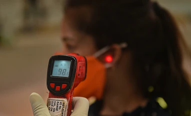 100 to 100k Covid cases in 64 days: Where does India stand on world curve? Lockdown4.0, coronavirus testing, Covid-19 testing, medics