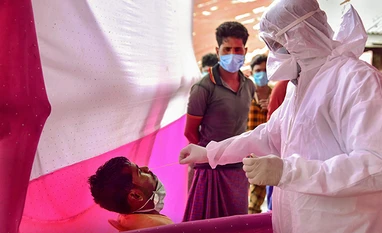 Kerala's Covid tally past 1.5 mn after biggest 1-day spike of 38,607 cases Lockdown4.0, coronavirus testing, Covid-19 testing, medics