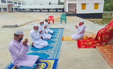 Covid-19: Authorities in J-K's Budgam issue guidelines for Eidul Azha Covid-19: Authorities in J-K's Budgam issue guidelines for Eidul Azha