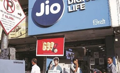 Reliance Jio adds over 3.1 mn mobile subscribers in May: TRAI data reliance jio, RIL