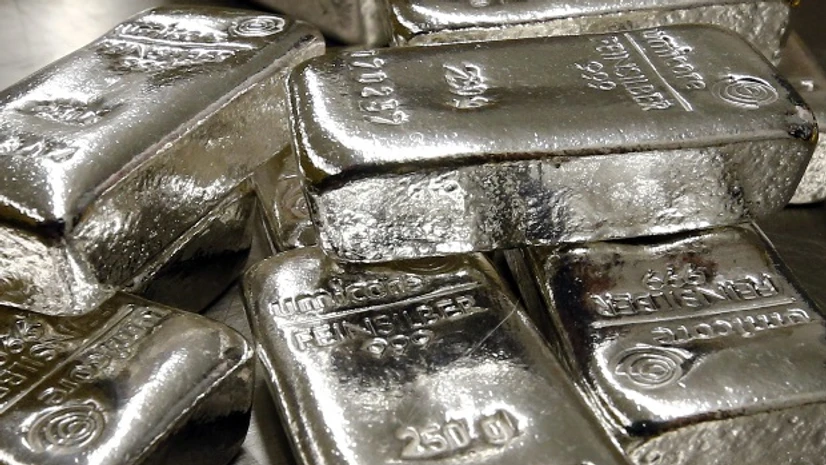 Gold unchanged today silver up dramatically trading at Rs 63 000