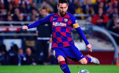 Messi beats Benzema to win record 7th scoring title in Spanish league Lionel Messi