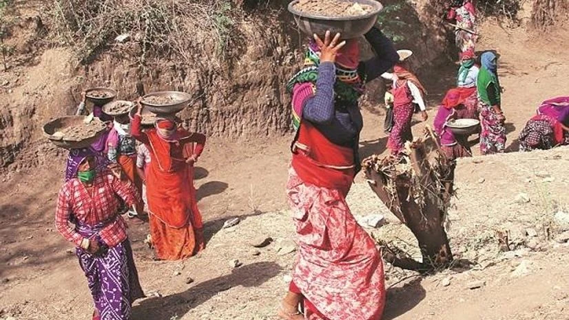 Mgnrega workers, migrant labourers The average days of work provided to a household crossed even 50 days only once in the last four years