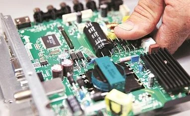 China cuts taxes to spur semiconductor development after US sanctions semiconductor, integrated circuit IC, technology, internet of things, electronics, mobile, smartphone, manufacturing, make in india