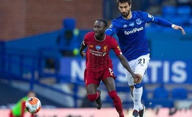 EPL: Liverpool held by Everton as delayed bid to seal the title resumes Liverpool vs Everton