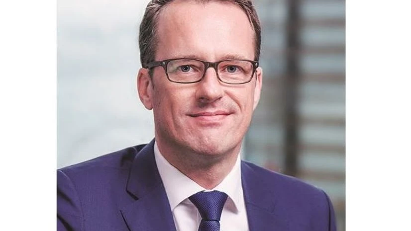 THOMAS ROOKMAAKER Director (sovereign ratings), Fitch Ratings THOMAS ROOKMAAKER Director (sovereign ratings), Fitch Ratings