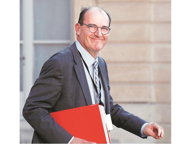 France plans to replace health passes with vaccine ones in January