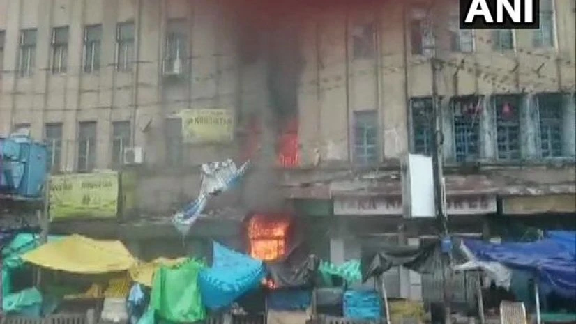 Kolkata fire accident Fire breaks out at plastic godown in Kolkata, 7 fire tenders rushed