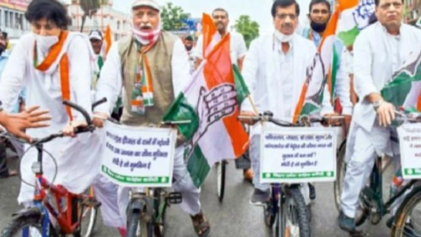 congress, fuel price hike, protest Congress President Sonia Gandhi had recently dubbed the hike in fuel prices “a new example of extortion”. Photo: PTI