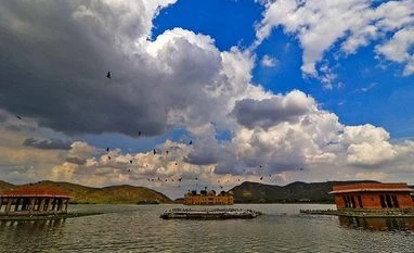 As sun blinks from amid clouds, scientists witness Zero Shadow Day Jal Mahal, toursim, clouds, historical