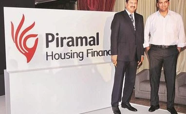 Piramal seeks investors, hedge funds to raise capital for unfinished houses ajay piramal, piramal enterprise